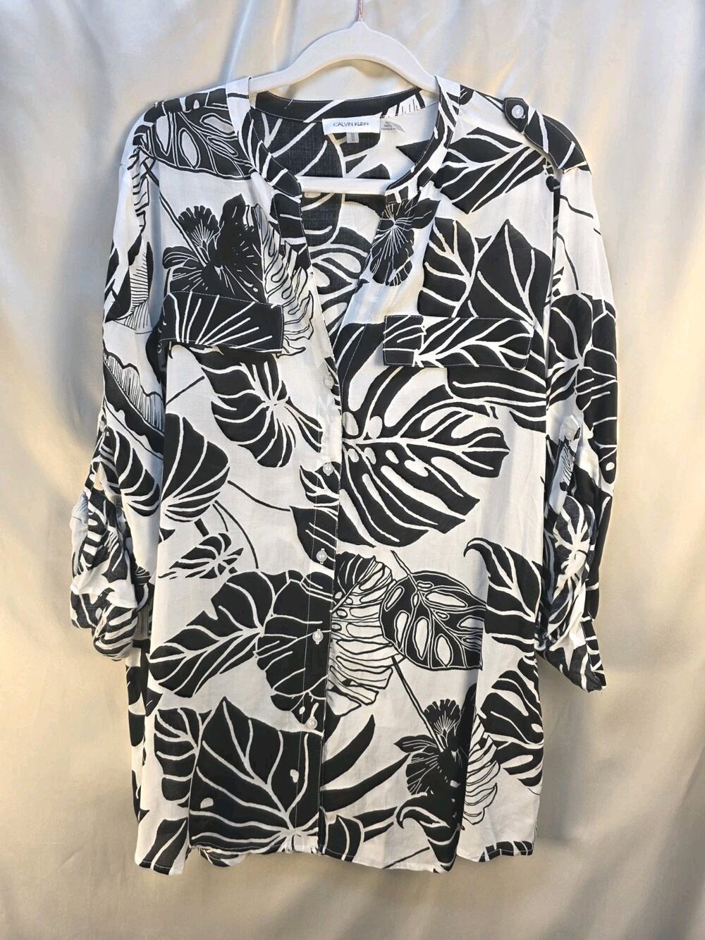 Calvin Klein Women's Medium Black White Tropical Blouse Three Quarter Sleeve